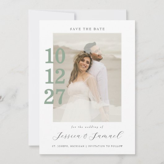 Moderne Minimalistische Mint Green Script Trouwfot Save The Date (Voorkant)