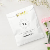 Moderne minimalistische monogram bruiloft bedankzakje (Gezegeld)