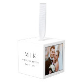 Moderne minimalistische monogram bruiloft decoratie (Voorkant hoekig)