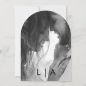 Moderne Minimalistische Monogram Foto Wedding Arch Kaart (Achterkant)