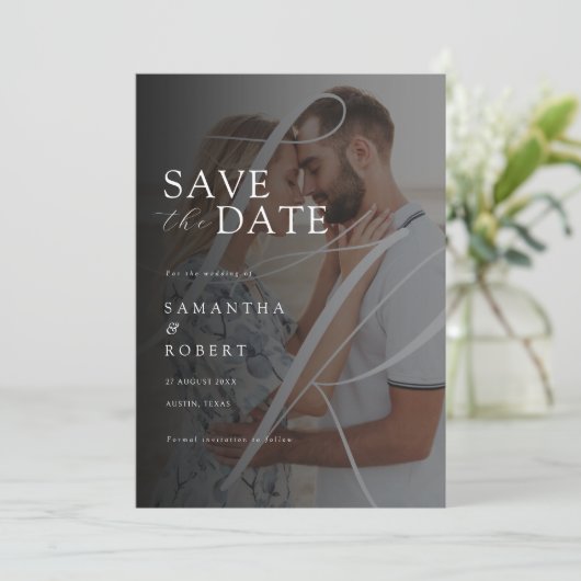 Moderne minimalistische monogram fotobruiloft save the date (Staand voorkant)
