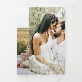 Moderne minimalistische monogram pre-bruiloft brun drieluik uitnodiging (Cover)