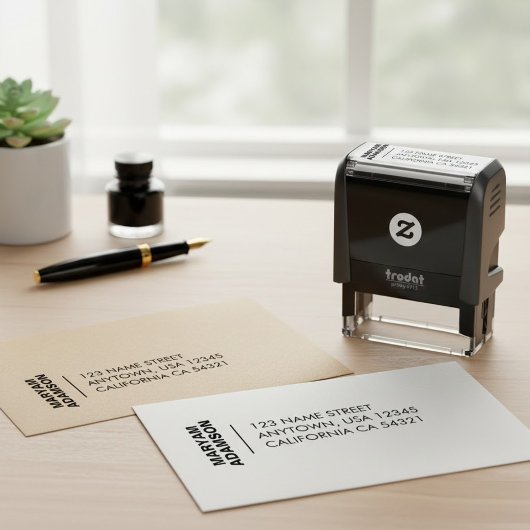 Moderne minimalistische naam & retouradres  zelfinktende stempel