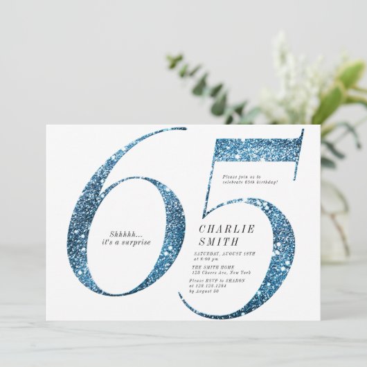 Moderne, minimalistische nepblauwe glitter 65ste v kaart (Staand voorkant)