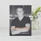 Moderne minimalistische Oranje Art Deco Afstuderen Aankondiging (Staand voorkant)