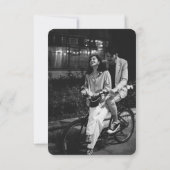 Moderne Minimalistische Paarse Trouwfoto Save The Date (Achterkant)