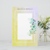 Moderne minimalistische professionele bloem achter briefpapier (Staand voorkant)