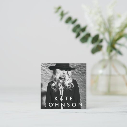 Moderne minimalistische professionele foto QR-code Vierkante Visitekaartje (Staand voorkant)