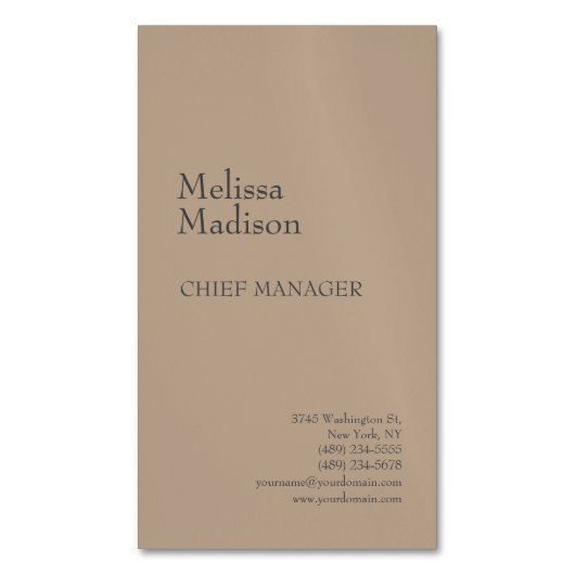 Moderne, minimalistische professionele grafische k magnetisch visitekaartje (Voorkant Verticaal)