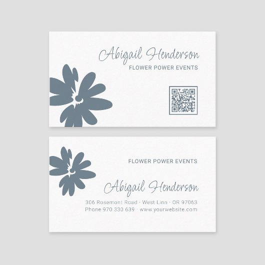 Moderne minimalistische QR-code Dusty Blue Daisy F Visitekaartje