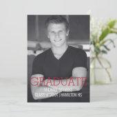 Moderne minimalistische Red Art Deco afstuderen Aankondiging (Staand voorkant)