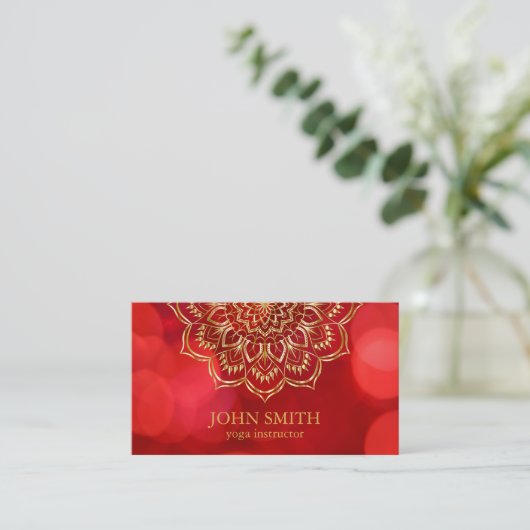 Moderne minimalistische Red Gold Lotus Yoga Instru Visitekaartje (Staand voorkant)