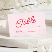 Moderne minimalistische roze en rode bruiloft plaatskaartje