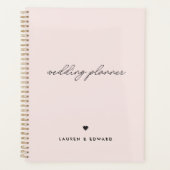 Moderne Minimalistische Roze Trouwdag Planner (Voorkant)