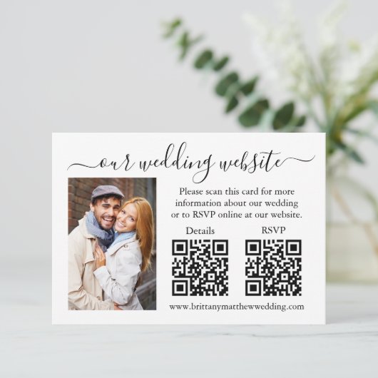 Moderne minimalistische RSVP Details Foto 2 QR Wed Kaart (Staand voorkant)