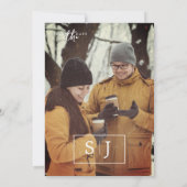 Moderne Minimalistische Save the Date met Monogram Kaart (Achterkant)