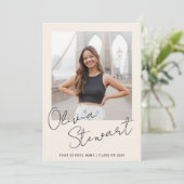 Moderne minimalistische script Afstuderen foto Aankondiging (Staand voorkant)