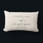 Moderne Minimalistische Script Crème Huwelijk Kussen<br><div class="desc">Moderne Minimalistische Script Paarse Crème en Zwarte Custom Huwelijk Kussen</div>