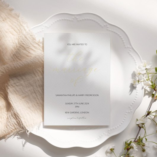 Moderne minimalistische script folie trouwkaart uitnodiging