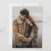 Moderne Minimalistische Script Foto Huwelijk Save The Date (Voorkant)