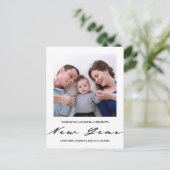 Moderne Minimalistische Script Foto Nieuwjaar Feestdagenkaart (Staand voorkant)