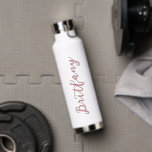 Moderne Minimalistische Script Gepersonaliseerd Waterfles<br><div class="desc">Geef een vriend deze praktische Gepersonaliseerde Moderne Minimalistische Waterfles! Perfect om onderweg mee te nemen! Verschillende kleuropties beschikbaar.</div>