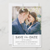 Moderne minimalistische script zwart-wit foto save the date (Voorkant)