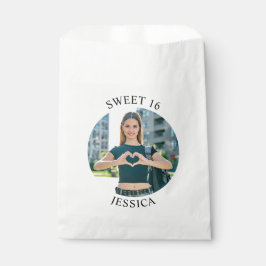 Moderne minimalistische Sweet 16 Verjaardagskring  Bedankzakje