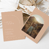 Moderne minimalistische Tan Boho Arch foto bruilof Kaart