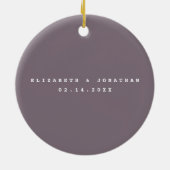 Moderne, minimalistische Taupe Gray Couple Weddenf Keramisch Ornament (Achterkant)