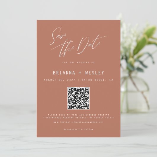Moderne minimalistische Terra Cotta QR Code Photo  Save The Date (Staand voorkant)
