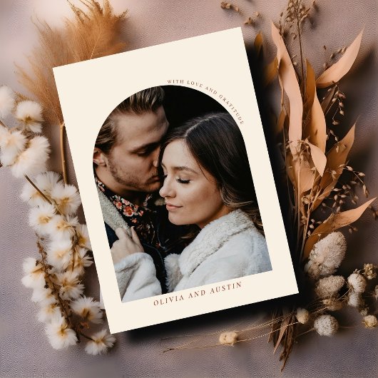 Moderne minimalistische terracotta boog bruiloft f bedankkaart