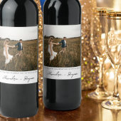 Moderne minimalistische trouwfoto dank u wijn etiket