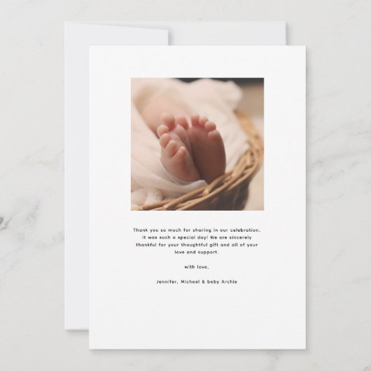 Moderne minimalistische typografie Baby shower 2 F Bedankkaart (Achterkant)