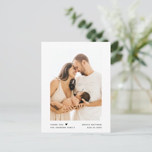 Moderne minimalistische typografie Baby shower fot Briefkaart (Staand voorkant)