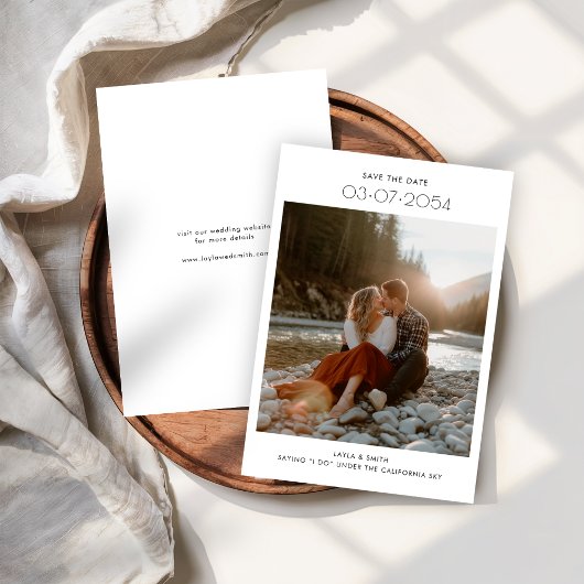 Moderne minimalistische typografie rustieke foto b save the date