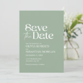 Moderne minimalistische typografie Sage Green Wedd Save The Date (Staand voorkant)