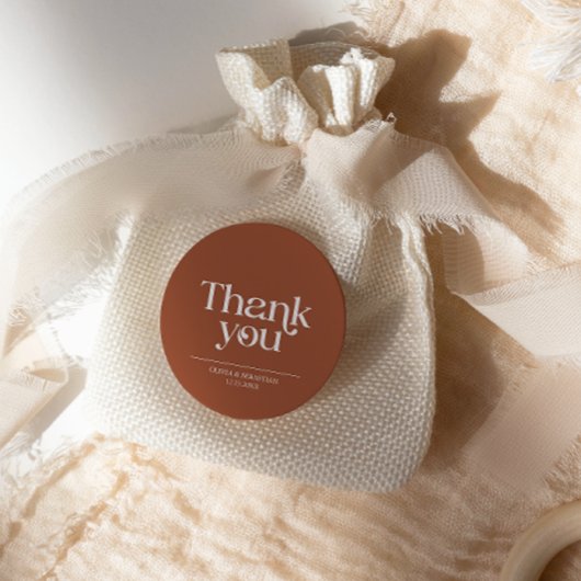 Moderne minimalistische typografie Terracotta brui Ronde Sticker