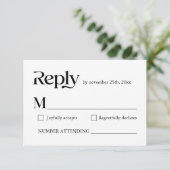 Moderne minimalistische typografie zwart wit bruil RSVP kaartje (Staand voorkant)