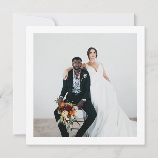 Moderne minimalistische vierkante trouwfoto bedankkaart (Voorkant)