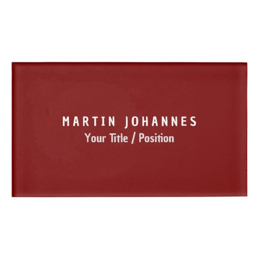 Moderne minimalistische vlakte Elegant Deep Red Naambadge (Voorkant)