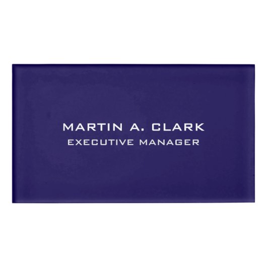 Moderne minimalistische vlakte Elegant donkerblauw Naambadge (Voorkant)