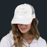 Moderne minimalistische vrijgezelle bruidsmeisje trucker pet<br><div class="desc">Of je nu de aanstaande bruid bent of het bruidsmeisje dat op zoek is naar een stijlvol cadeau voor je bruidsmeisjes, de Modern Minimalist Bachelorette Bridesmaid Trucker Hat is de perfecte keuze. Ontworpen om te coördineren met voor het "Chloe" bruiloft uitnodiging Collectie. Klik op Details om details te wijzigen. Om...</div>