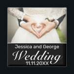 Moderne, minimalistische White Black Wedding Foto Magneet<br><div class="desc">Een foto-fridge magneet. Stijlvol,  modern,  zwart,  wit ontwerp met dun zwart lijst. Meer objecten zijn in deze stijl in onze winkel verkrijgbaar. U kunt het ontwerp verder uitgeven,  achtergrondkleur veranderen,  doopvonten en extra tekst toevoegen door "aanpassen verder"verbinding te klikken.</div>