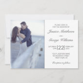 Moderne minimalistische witte bruiloft foto uitnod kaart (Voorkant)