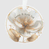 Moderne Minimalistische Witte en Gouden Bruiloft Ornament (voorkant)