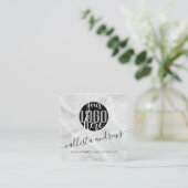 Moderne minimalistische witte marmeren stenen Logo Vierkante Visitekaartje (Staand voorkant)