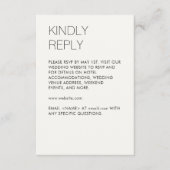 Moderne minimalistische zachte witte bruiloft RSVP kaartje (Voorkant)