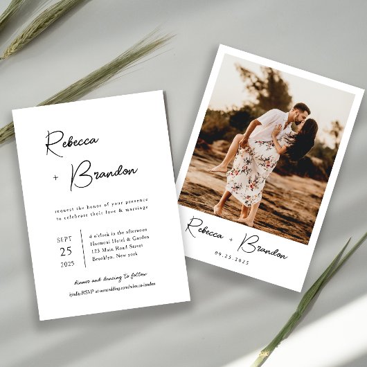 Moderne minimalistische zwart script foto bruiloft kaart