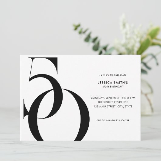 Moderne minimalistische zwart-wit 50ste verjaardag kaart (Staand voorkant)